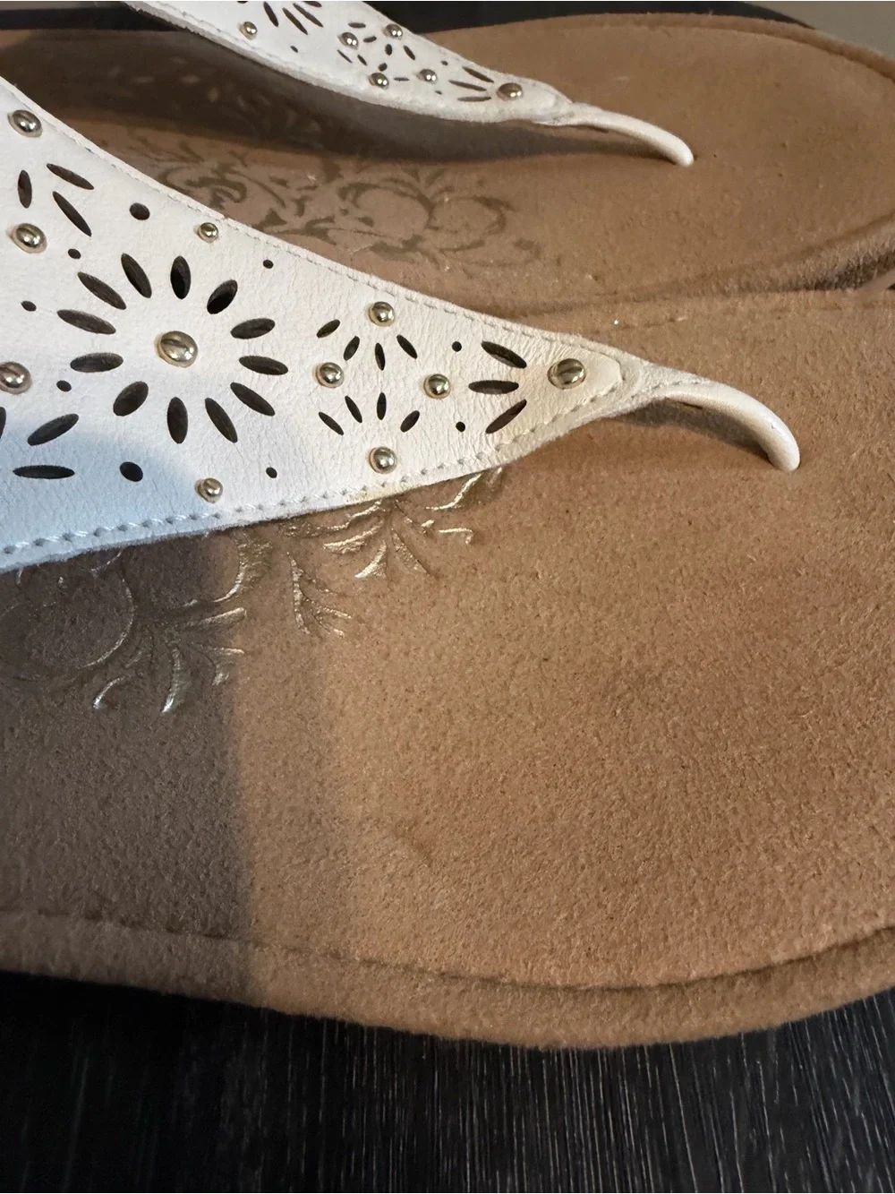 Aetrex Evelyn White Laser Cut Comfort Sandals Size 8